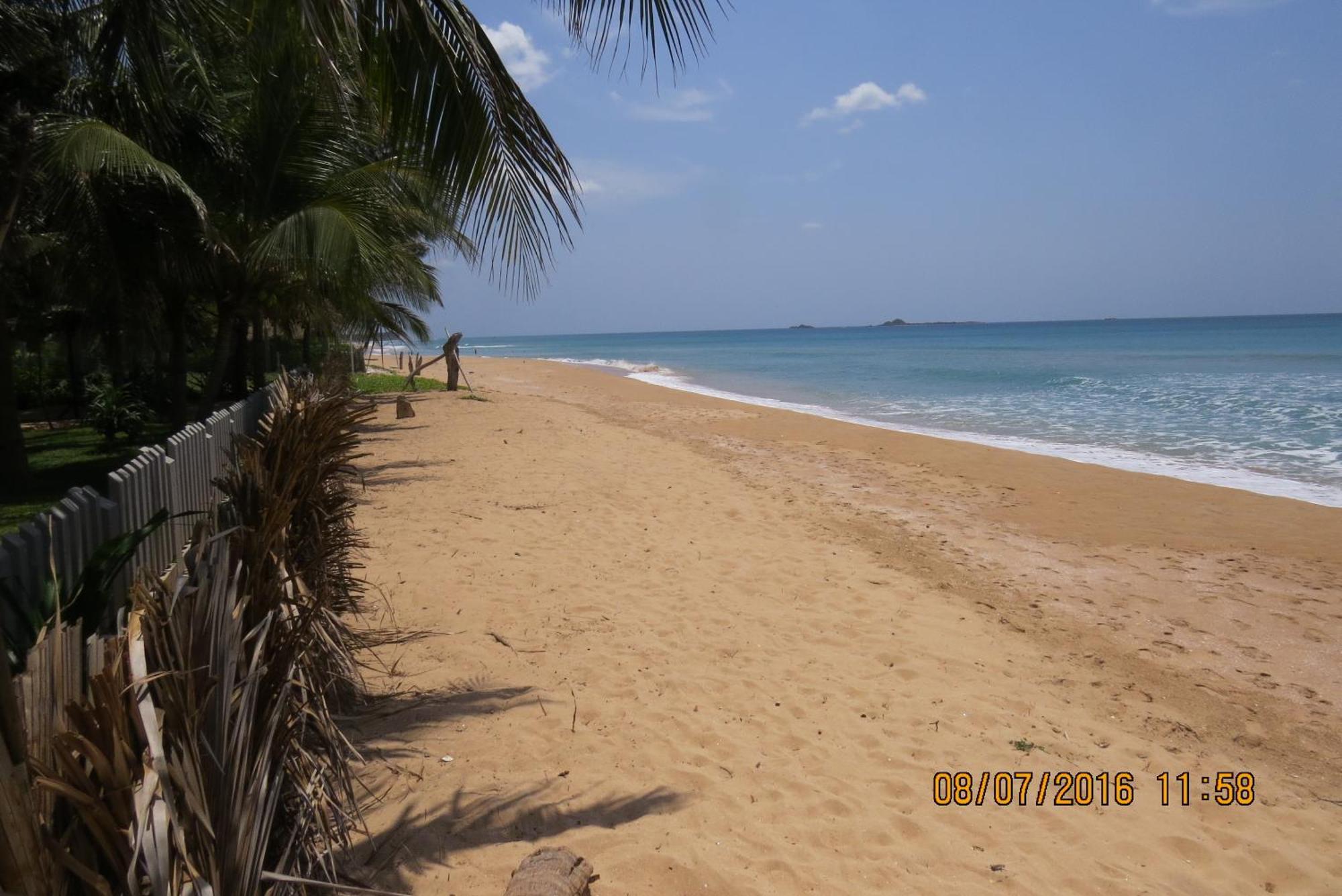 Beach Bliss Тринкомали Экстерьер фото