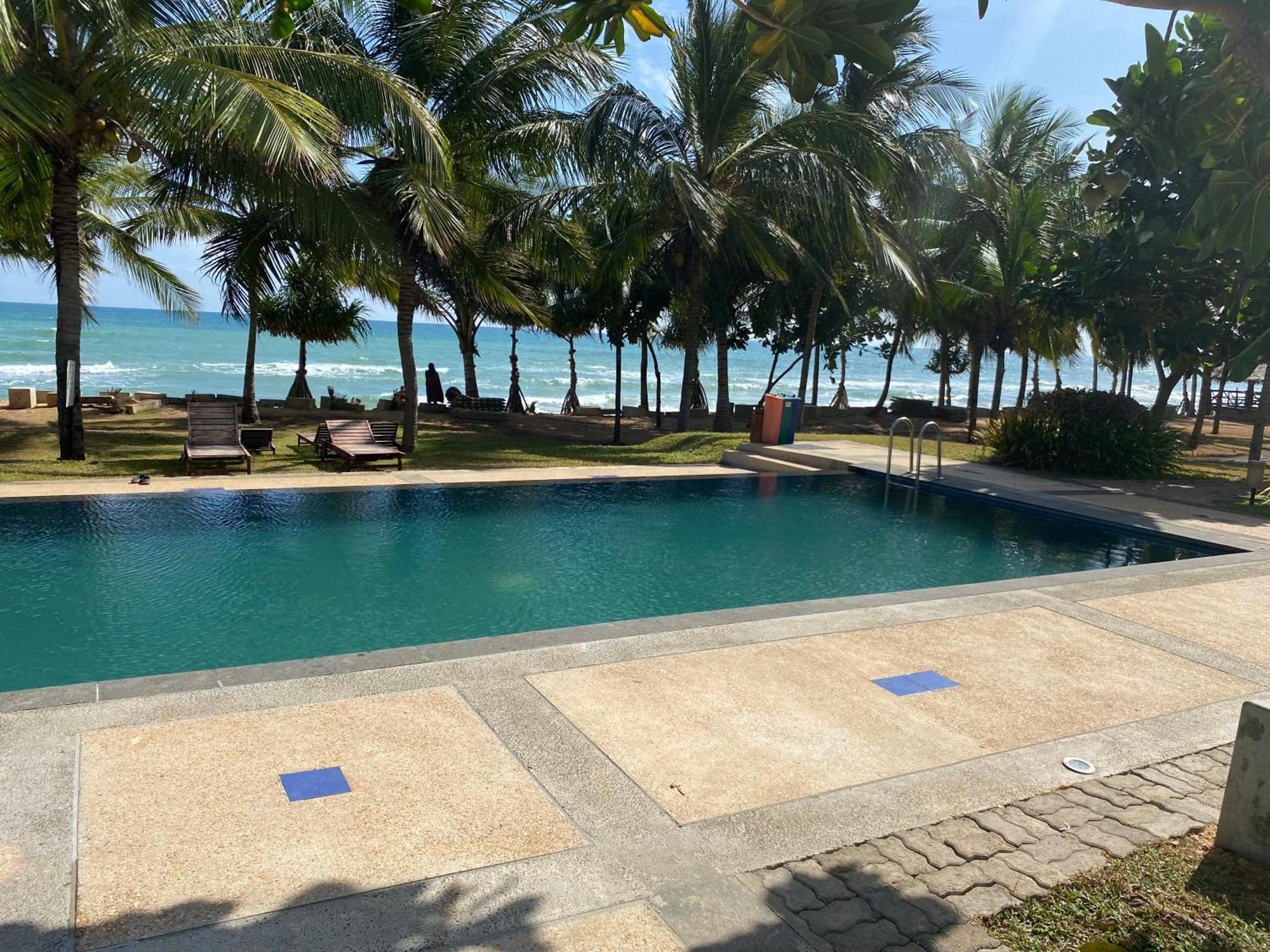 Beach Bliss Тринкомали Экстерьер фото